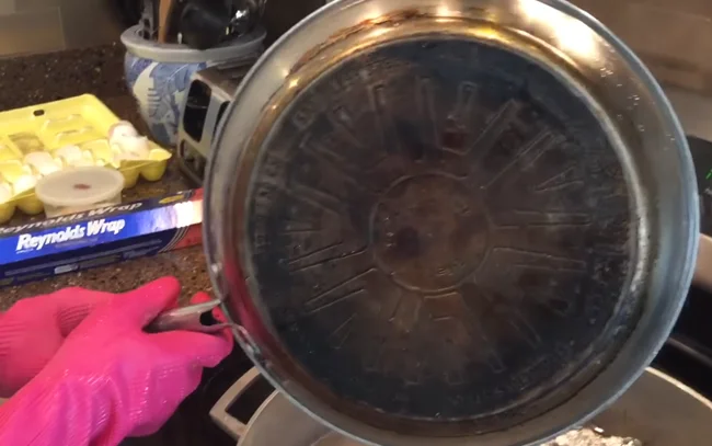 Cleaning the Bottom of Stainless Steel Pan