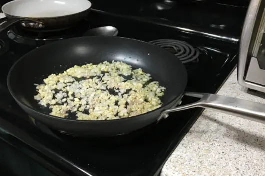 Testing MSMK Non Stick Pan Cooking Vegetable